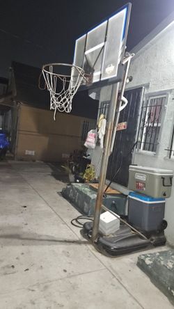 Basketball hoop