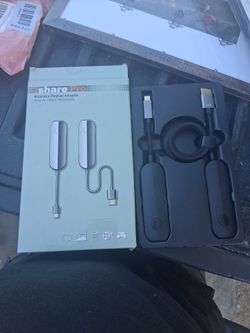 Wireless display adapter