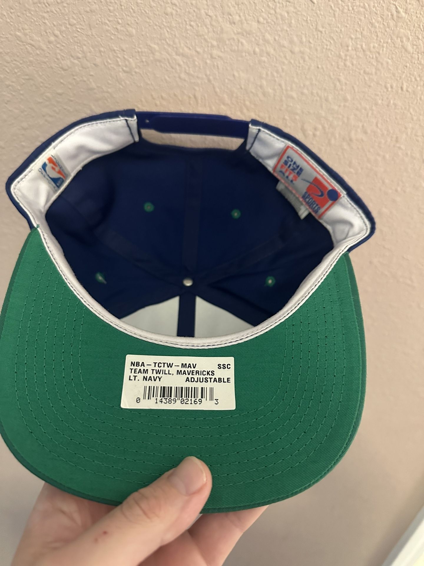 Dallas Mavericks (Sports Specialties) 1984 Vintage Snap