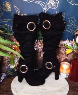 Like New SZ 5 Women's Forever Knee High Boots