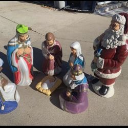 Christmas blow molds Jesus and papa Noel