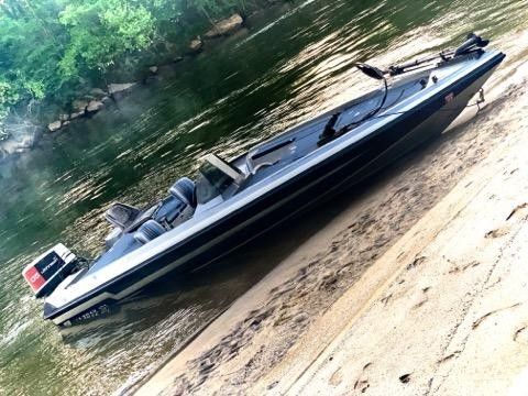 1990 bass boat