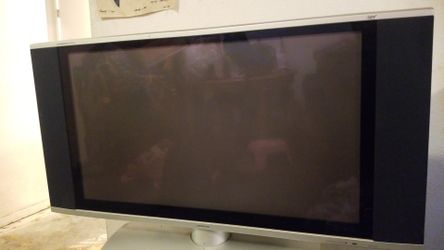 32 inch hitachi hdtv O.B.O.