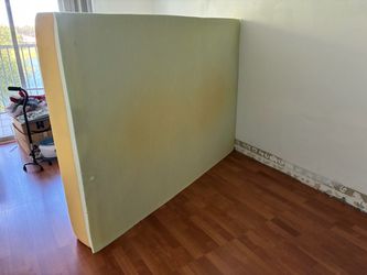 FREE FOAM QUEEN MATTRESS