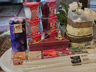 Candle Bundle with beautiful Snuffer and Melts.