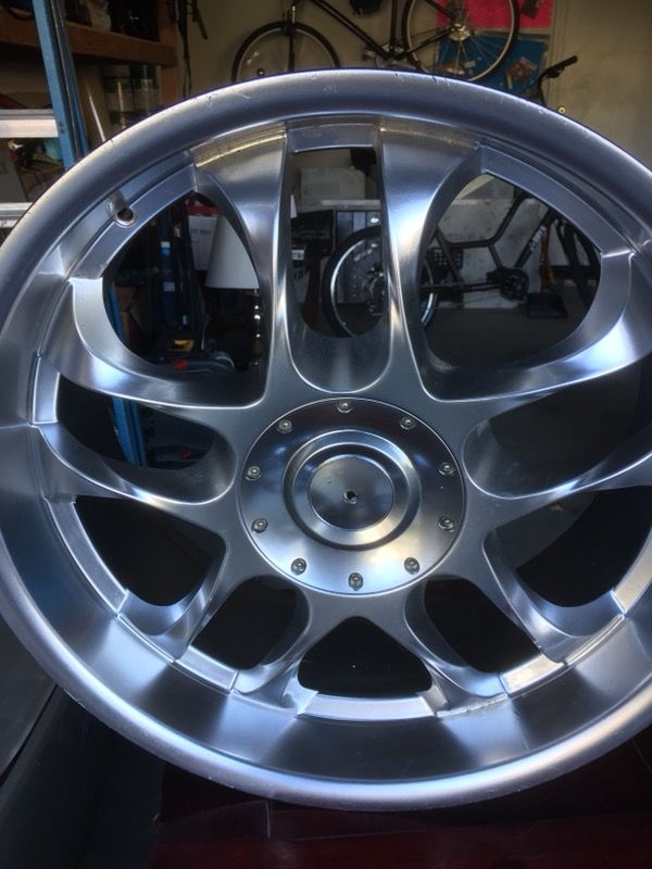 22 inch chrome silver wheels for sell