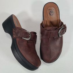 Crocs Cobbler Buckle Brown Leather Slip On Clog Mules Women Size 8