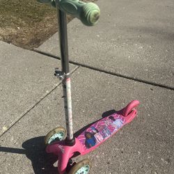 Barbie Toddler/kid 3 Wheel Scooter 
