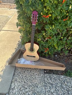 Acoustic guitar 🎸 38 inch. New