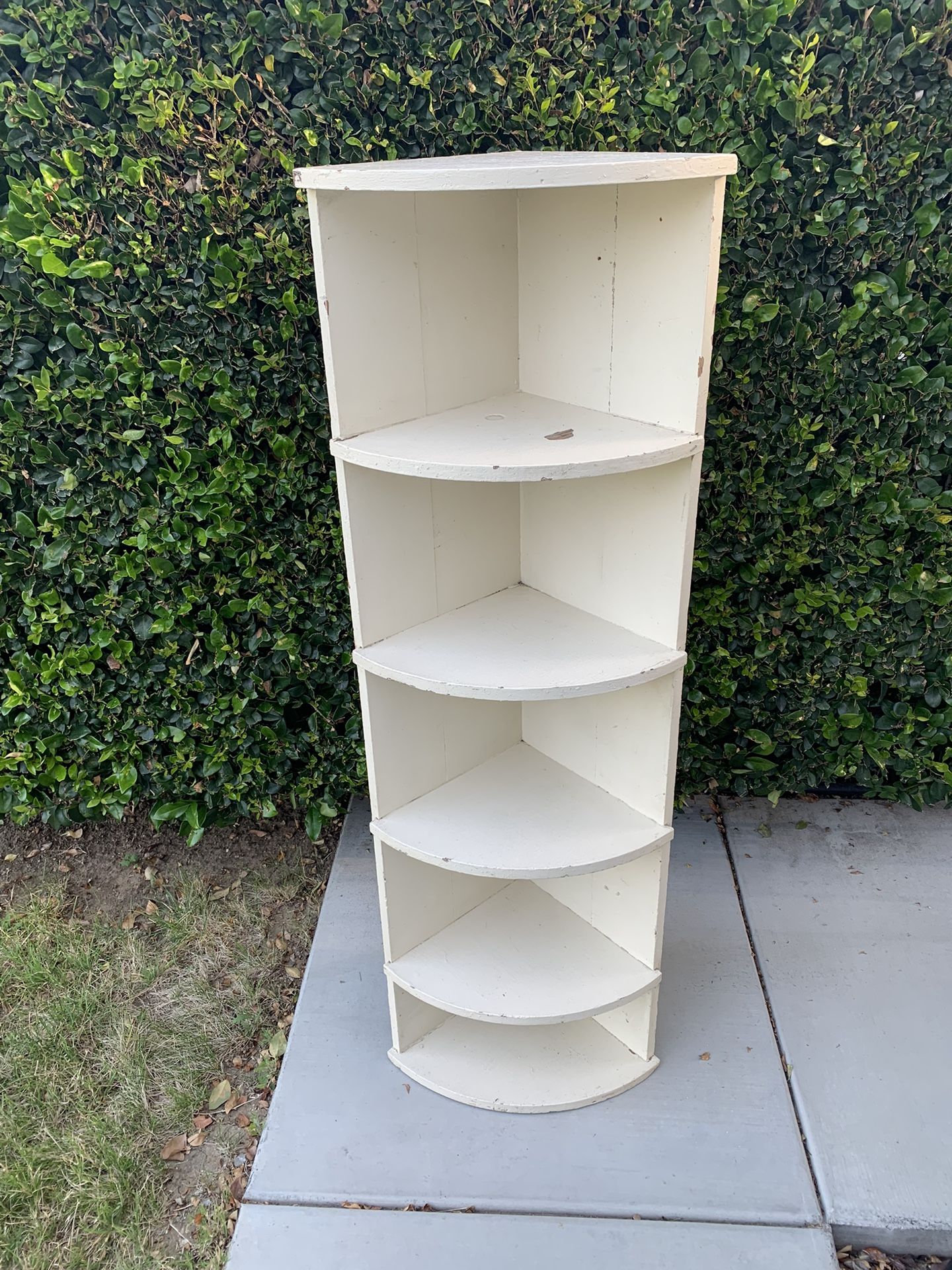 White Chippy Wooden Corner Shelf Display