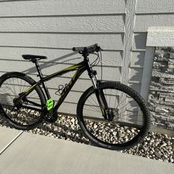 Scott Aspect 940 Mountain Bike 29er Hydraulic Disc Brakes 27 Speed Medium 18” Frame!