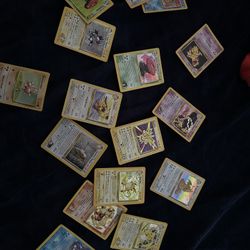 Old 1999 Pokémon Cards 