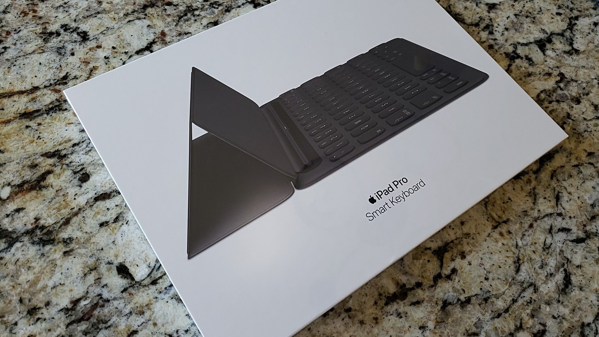 Apple iPad Pro 10.5 inch Smart Keyboard New, SEALED!