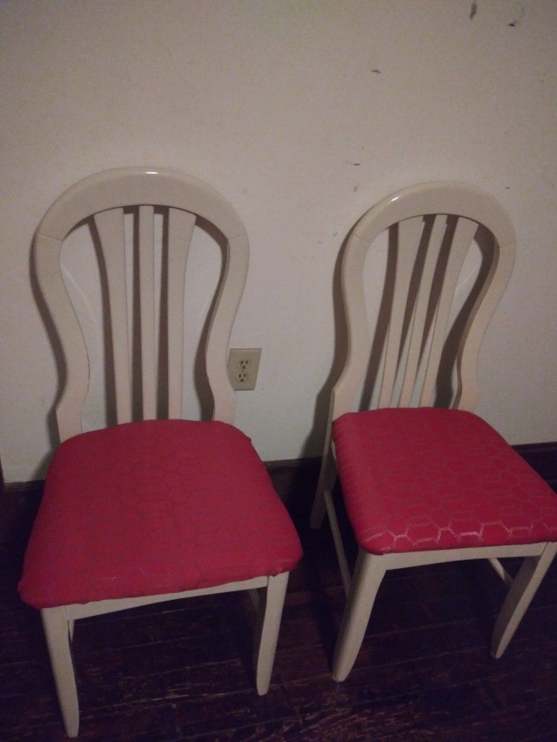 2 Dining Chairs Like New