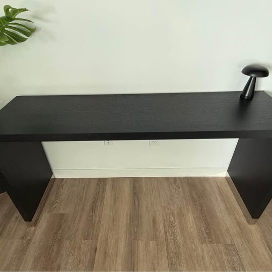 Like new black kitchen center island Bar High Top table perfect condition