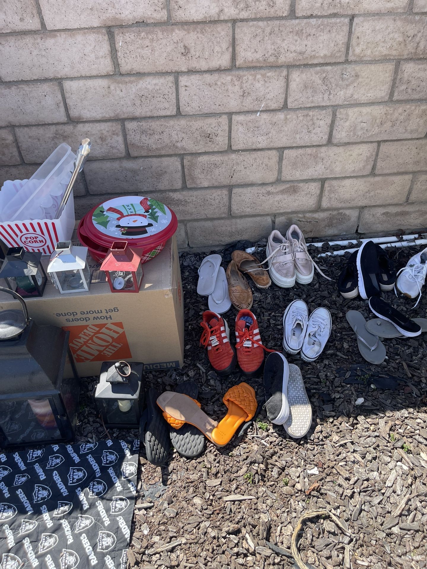YARD SALE ALL WEEK