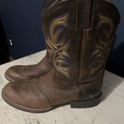 Cowboy Boots- Brand Justin Size 11 Like New 
