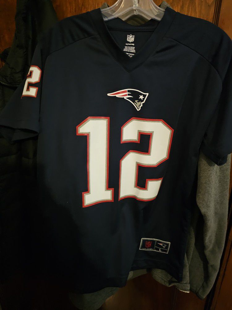 NFL Apparel Tom Brady New England Patriots Women's Jersey (Large 14/16)