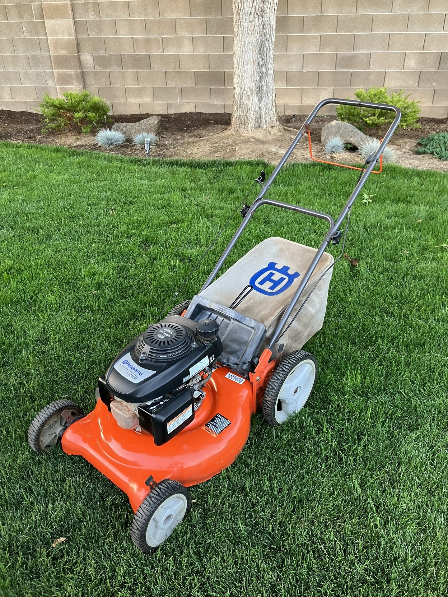 21” Husqvarna 160 CC Push Lawn Mower