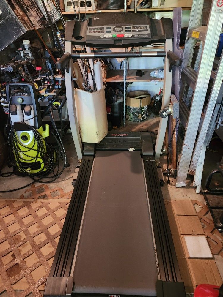 Proform 735CS Treadmill