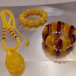 AMBER COLOR HONEY WAX BEADED FASHION JEWELRY 💛 NECKLACE $10,
YELLOW BRACELET $10, TWO TONES COLOR BRACELET $15 