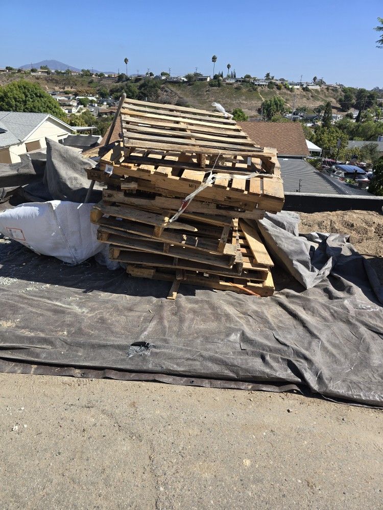 Free Pallets.