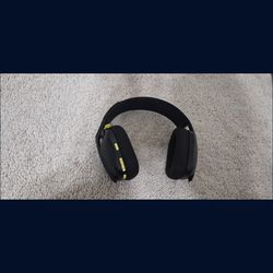2 wireless headphones trade or sell