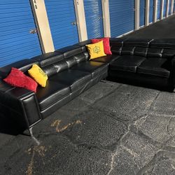 Modern Leather Sectional Couch 🛋️ Like New 
