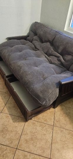 QUEEN SIZE FUTON BED