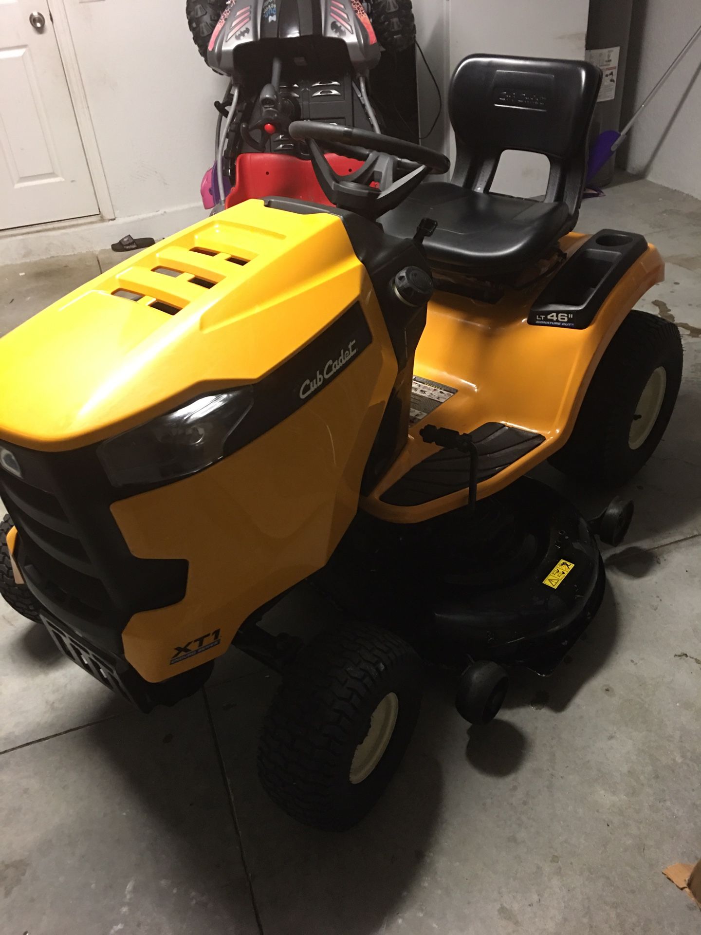 Cub Cadet XT1 46 inc