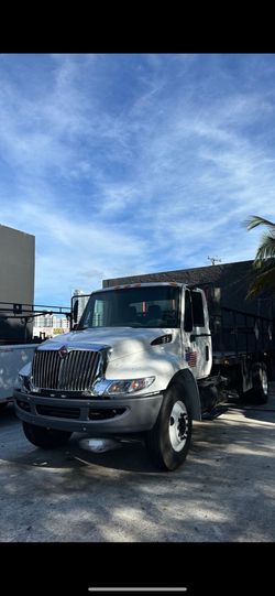 2005 International 4200