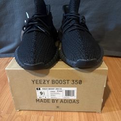Men’s Yeezy Sneakers size 9.5