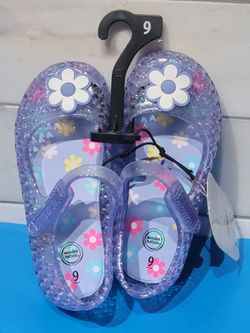 Toddler Girl's Jelly Flat Sandals $5 each (One Available In Size 8, 9, 10, and 11)
GT-17