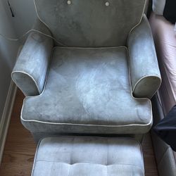 Rocking chair With Foot Rest