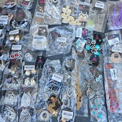 PENDING NWT 46 Piece Lot Of Assorted Paparazzi Costume Jewelry