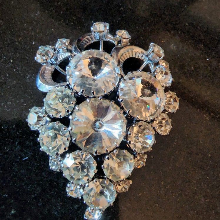 Gorgeous Vintage Rhinestone Brooch- Excellent Condition