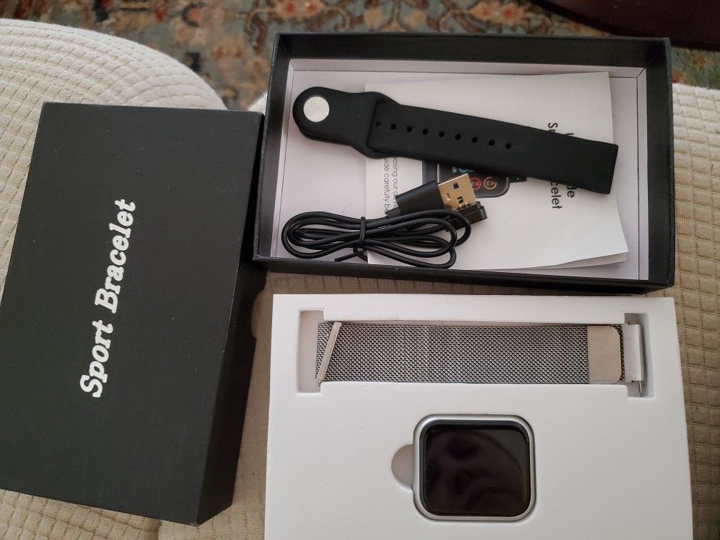 Smart Watch Brand New Still In The Box Never Used