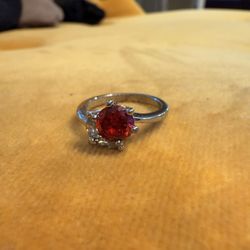 Pretty Ring Size 7