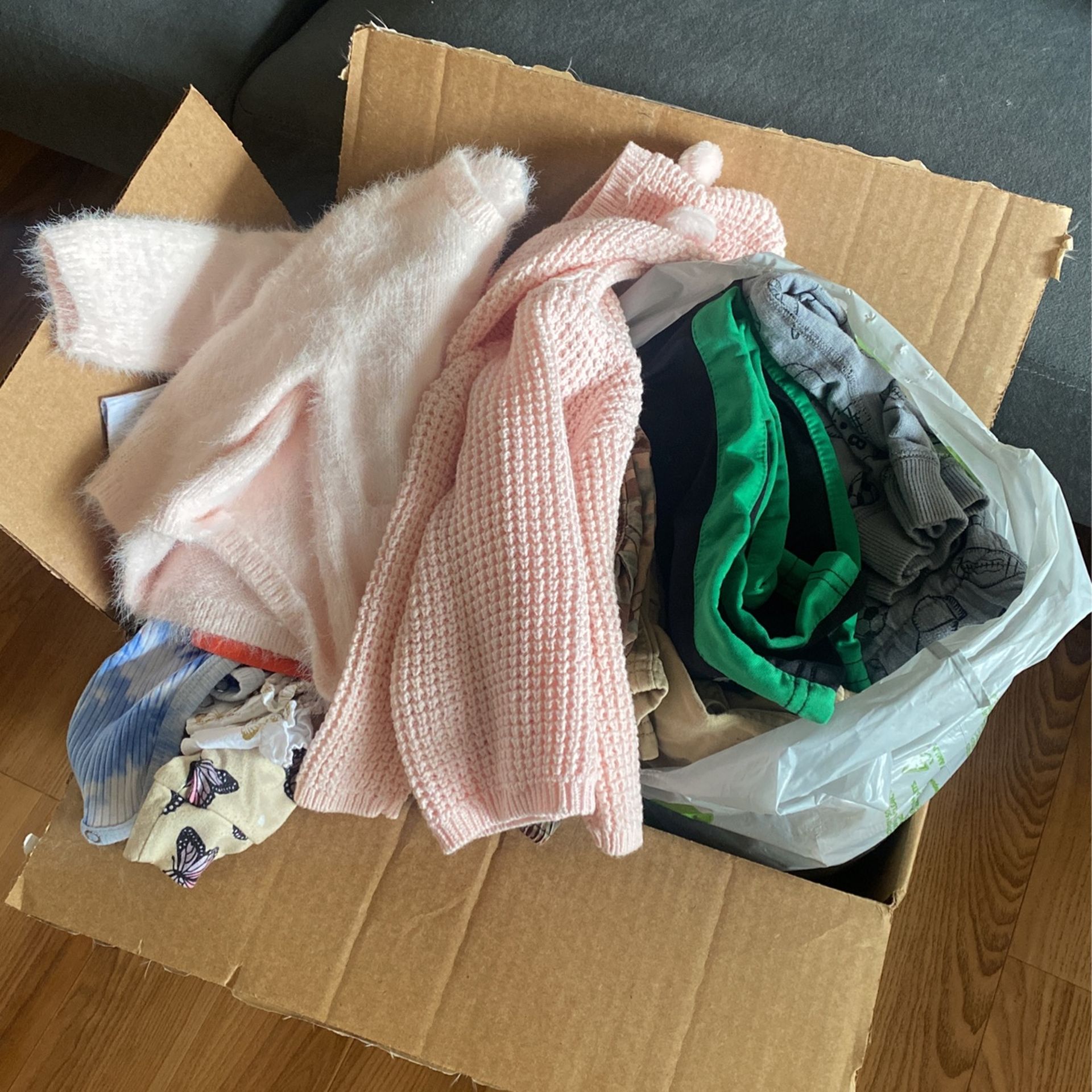 Box Of boy/girl Baby/toddler Clothes !