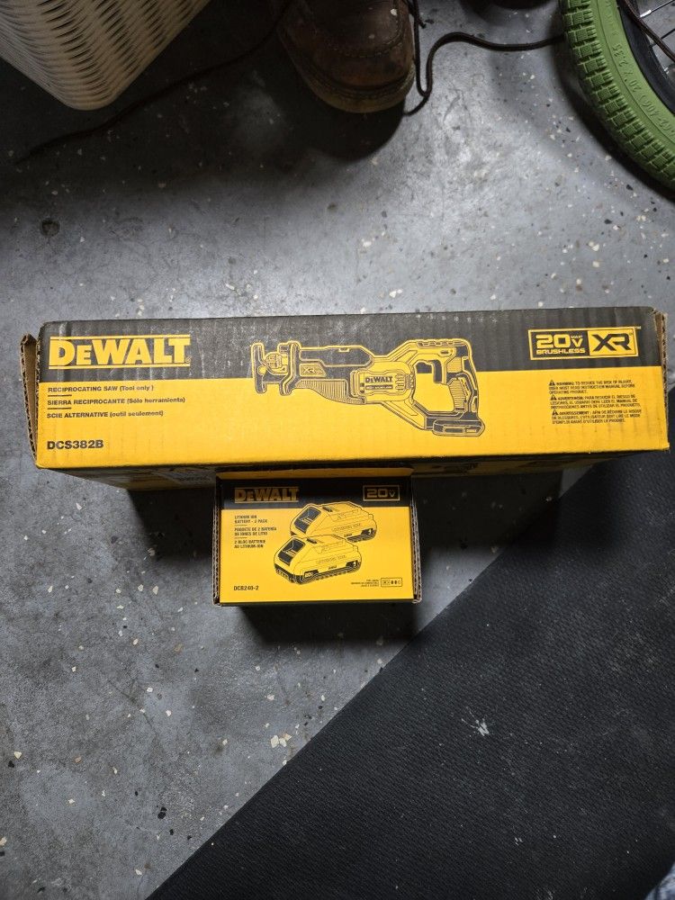 DEWALT RECIPROCATING SAW 20V MAX XR. WITH 2 BRAND NEW BATTERIES