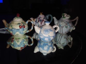 Assorted teapots