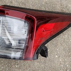 2019 2020 2021 2022 TOYOTA PRIUS RIGHT PASSENGER TAIL LIGHT LAMP