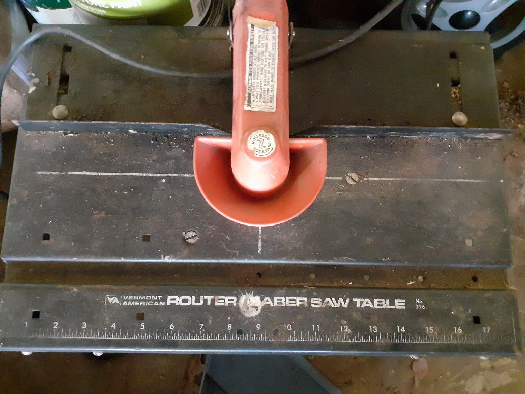Router saber saw table