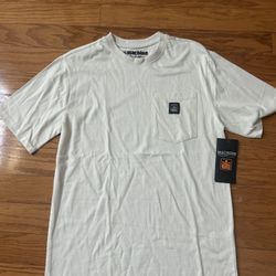 NWT Men’s Tshirt size L