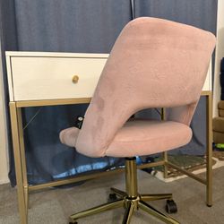 Vanity Or Desk + Pink Velvet hello Kitty Chair 