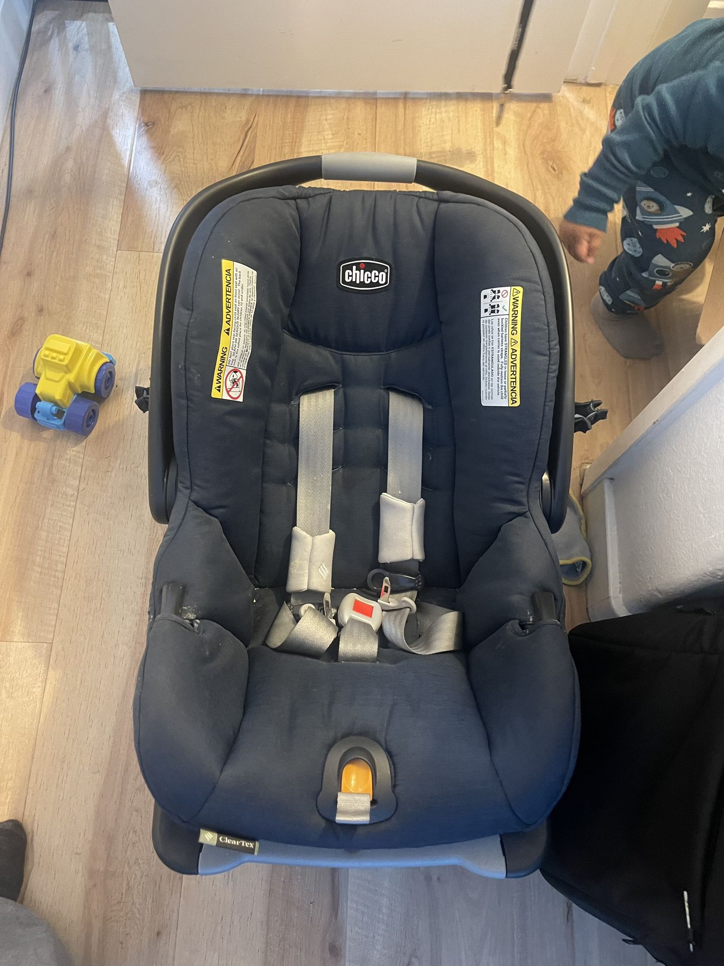 Chico Car seat With Base