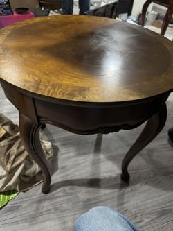 Baker Furniture French Style Burlwood end table (ANTIQUE)