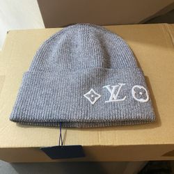 L V Beanie