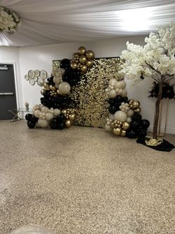 Gold Balloon Decor 