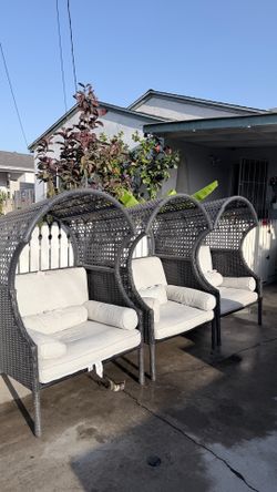 wicker outdoor chairs